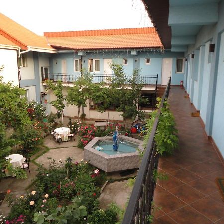 Hostel Tropical 드로베타 투르누 세베린 외부 사진