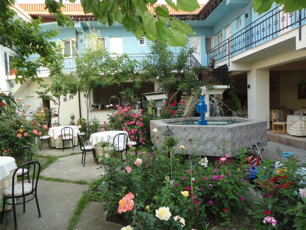 Hostel Tropical 드로베타 투르누 세베린 외부 사진