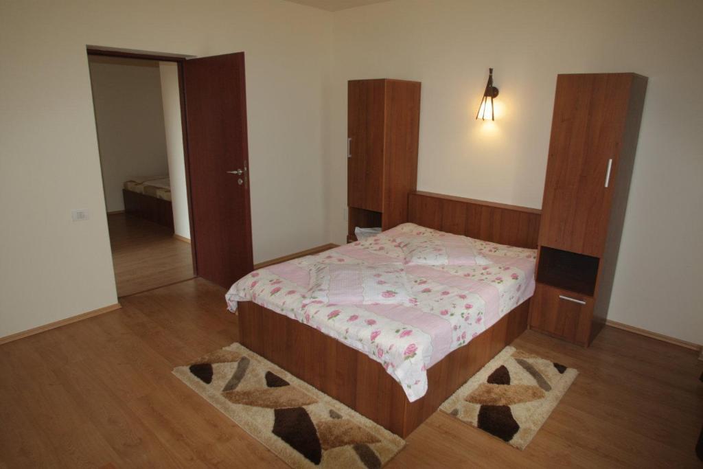 Hostel Tropical 드로베타 투르누 세베린 외부 사진